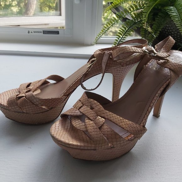 PRE-LOVED Vince Camuto Heels Women's Size EU 37  NUDE BEIGE Ankle Strap Ladies - Picture 2 of 4